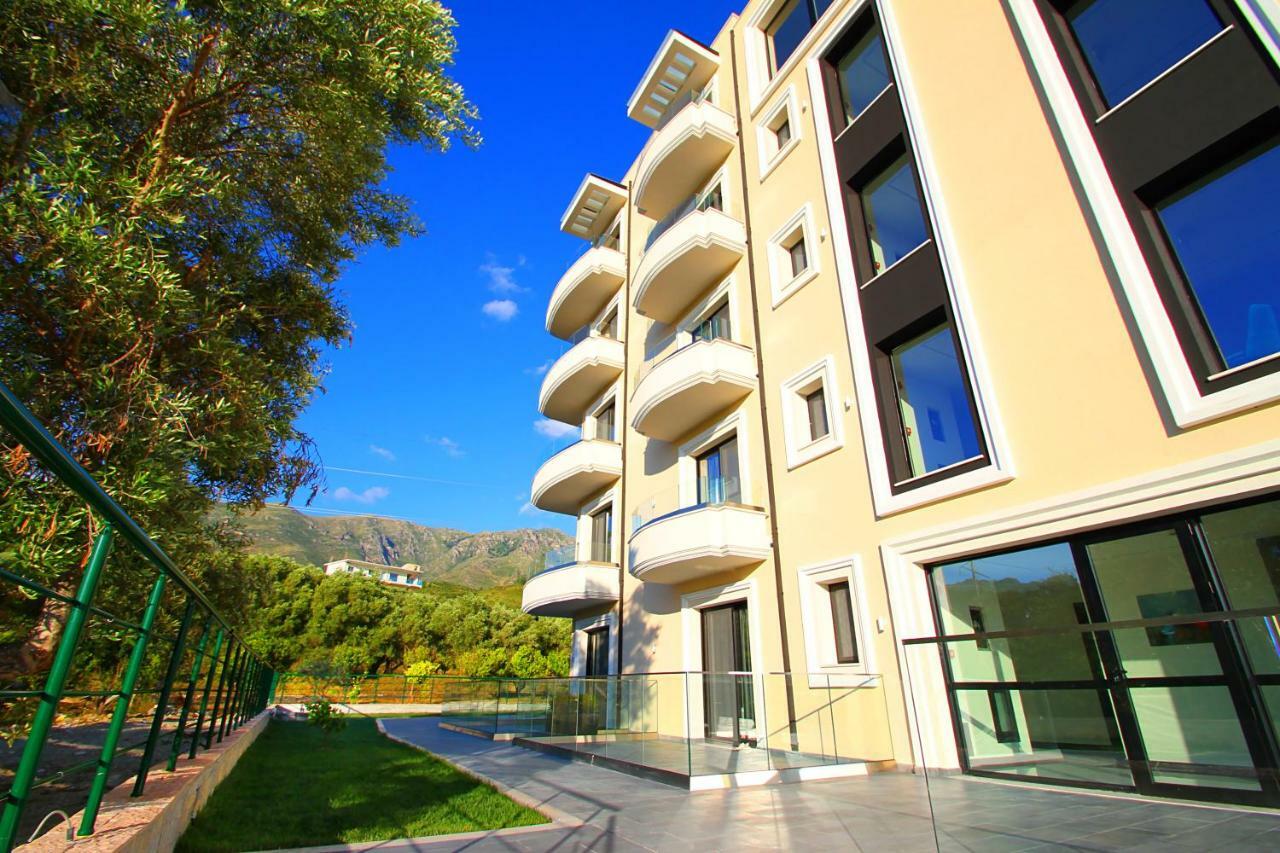 A&G Hotel Radhimë Exterior foto