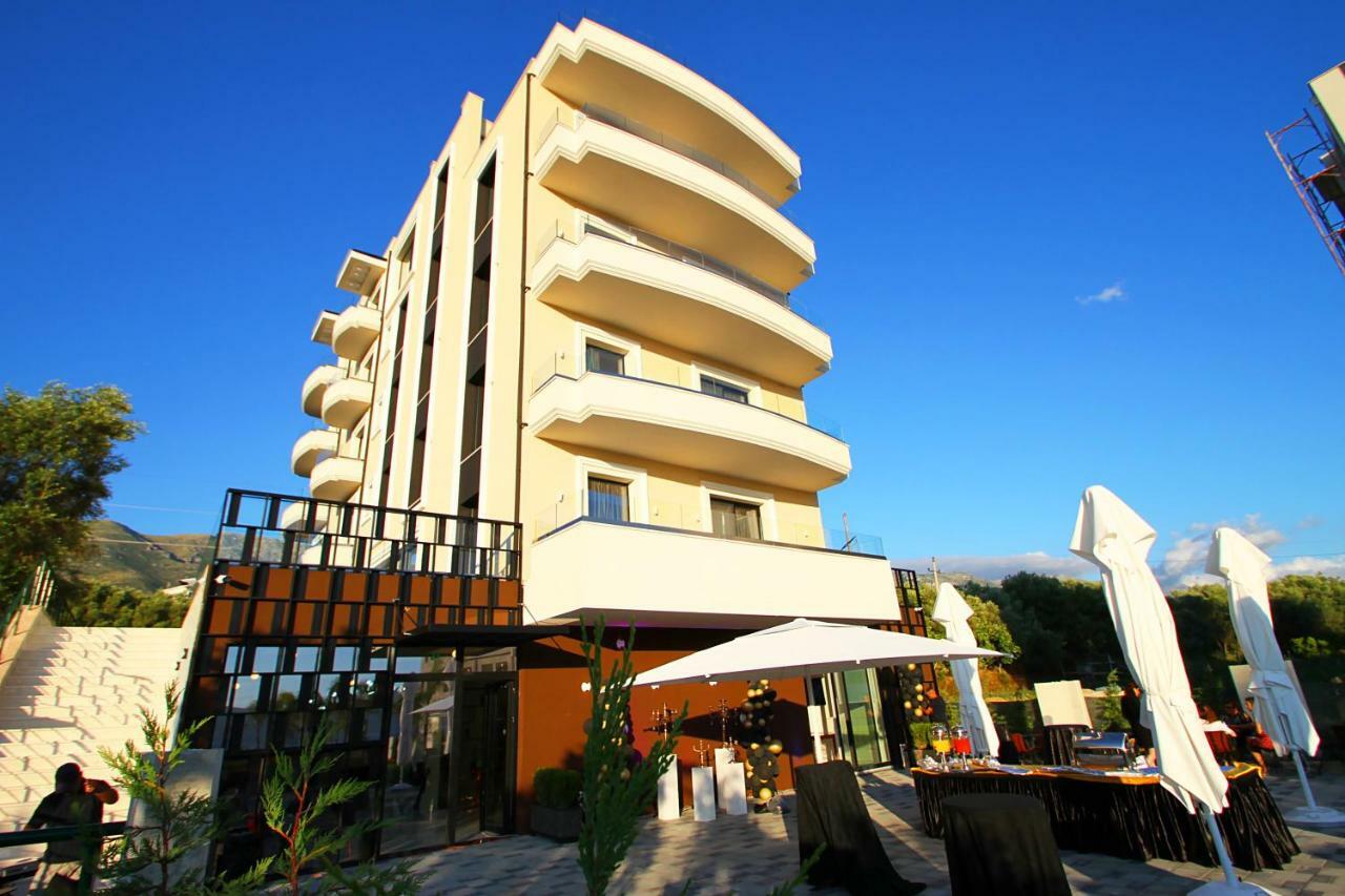 A&G Hotel Radhimë Exterior foto